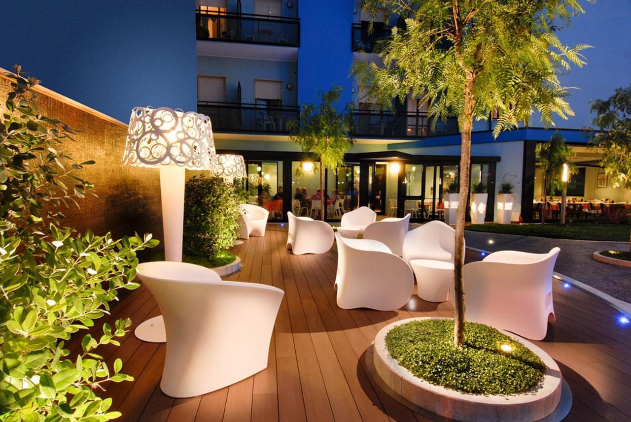 Hotel Continental Tortoreto Esterno foto