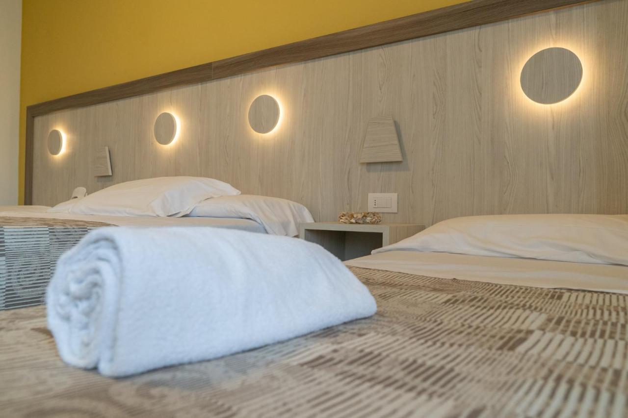 Hotel Continental Tortoreto Esterno foto